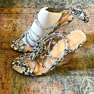 FASHION NOVA SNAKESKIN WEDGE